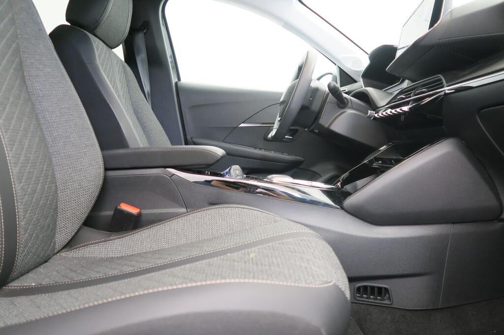 Peugeot 208 Allure Eléctrico 156 (115 Kw) 15
