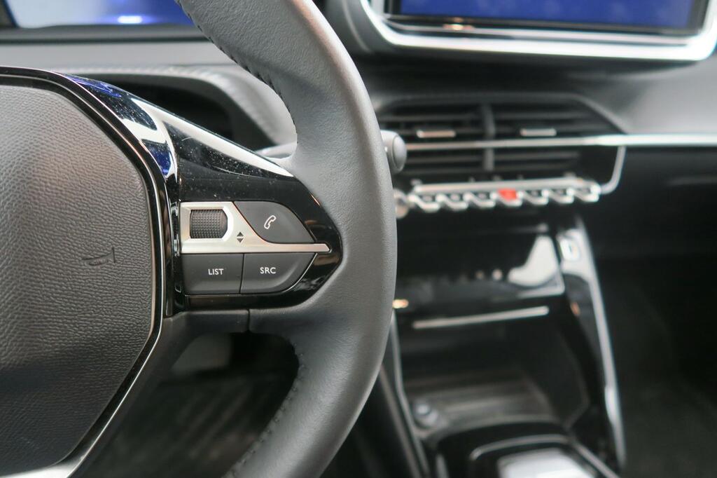 Peugeot 208 Allure Eléctrico 156 (115 Kw) 8