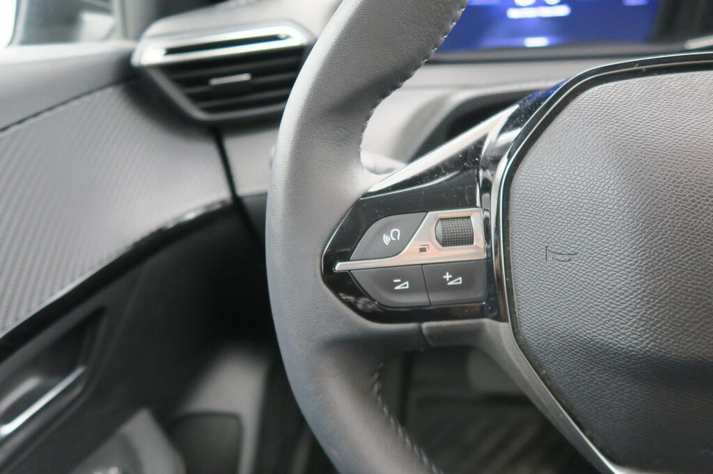 Peugeot 208 Allure Eléctrico 156 (115 Kw) 7