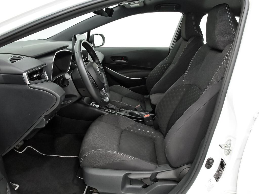 Toyota Corolla 140H Active Plus 8