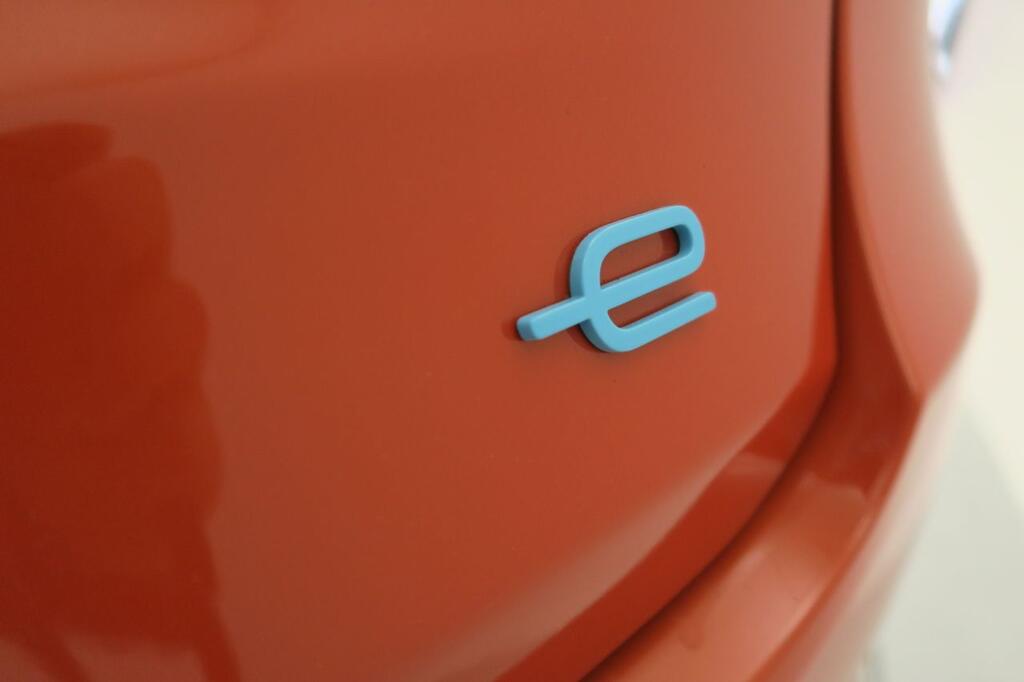 Fiat 600 600e La prima 54kwh 115kw (156cv) 21