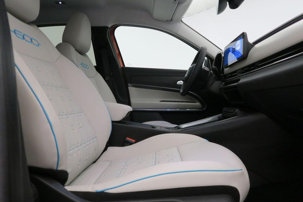 Fiat 600 600e La prima 54kwh 115kw (156cv) 17