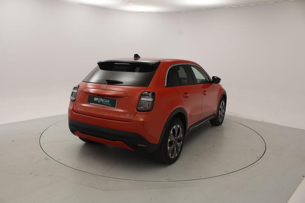 Fiat 600 600e La prima 54kwh 115kw (156cv) 4