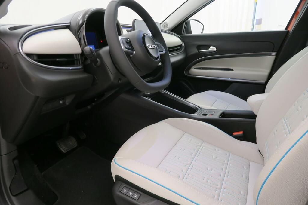 Fiat 600 600e La prima 54kwh 115kw (156cv) 7