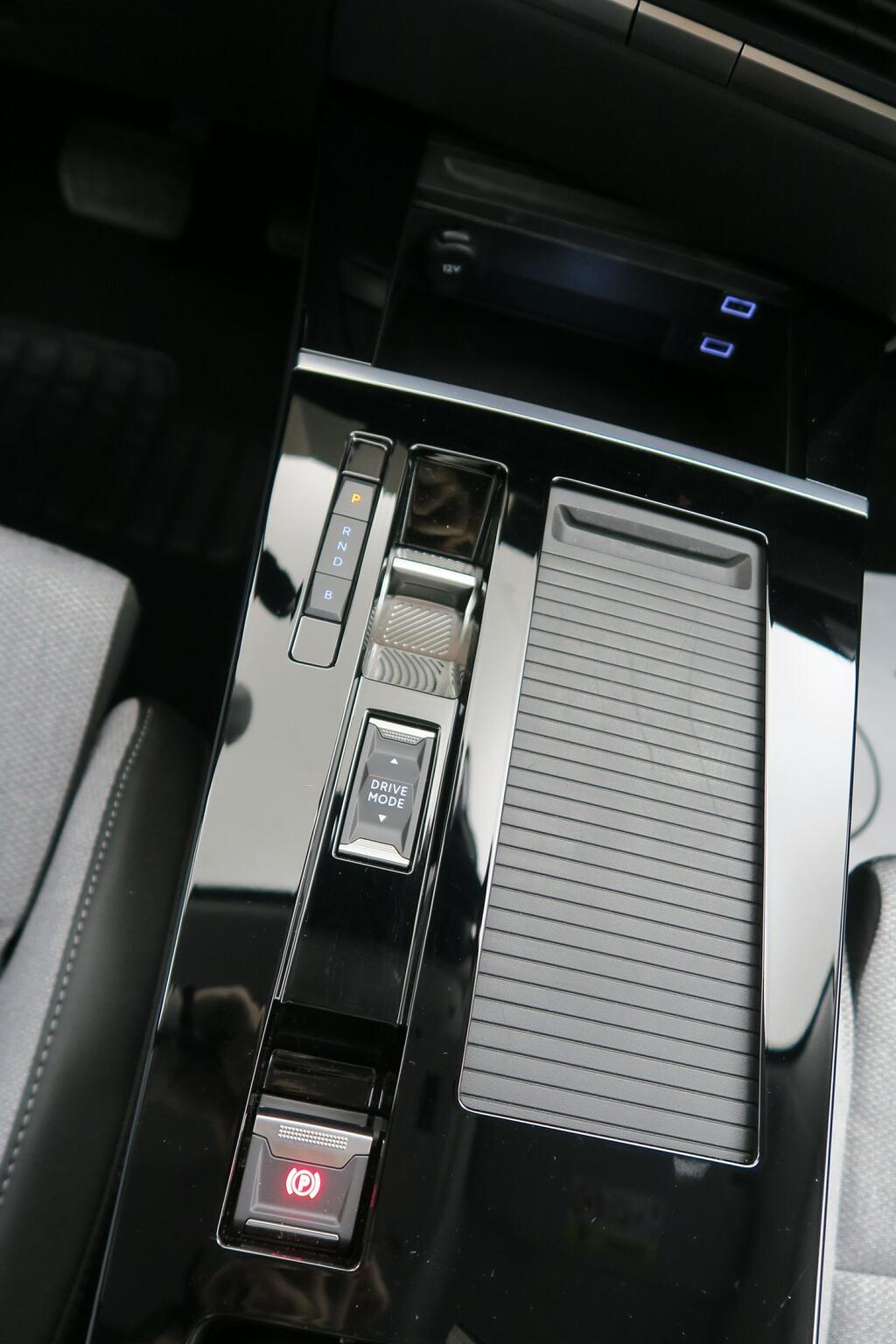 Opel Astra 1.6T Hybrid 132kW (180CV) Elegance Auto 10