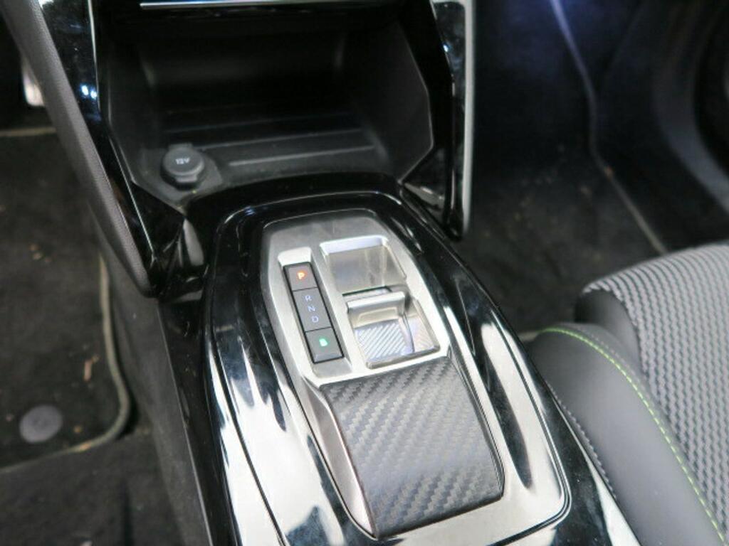 Peugeot 2008 Eléctrico GT 156 (115kW) 11