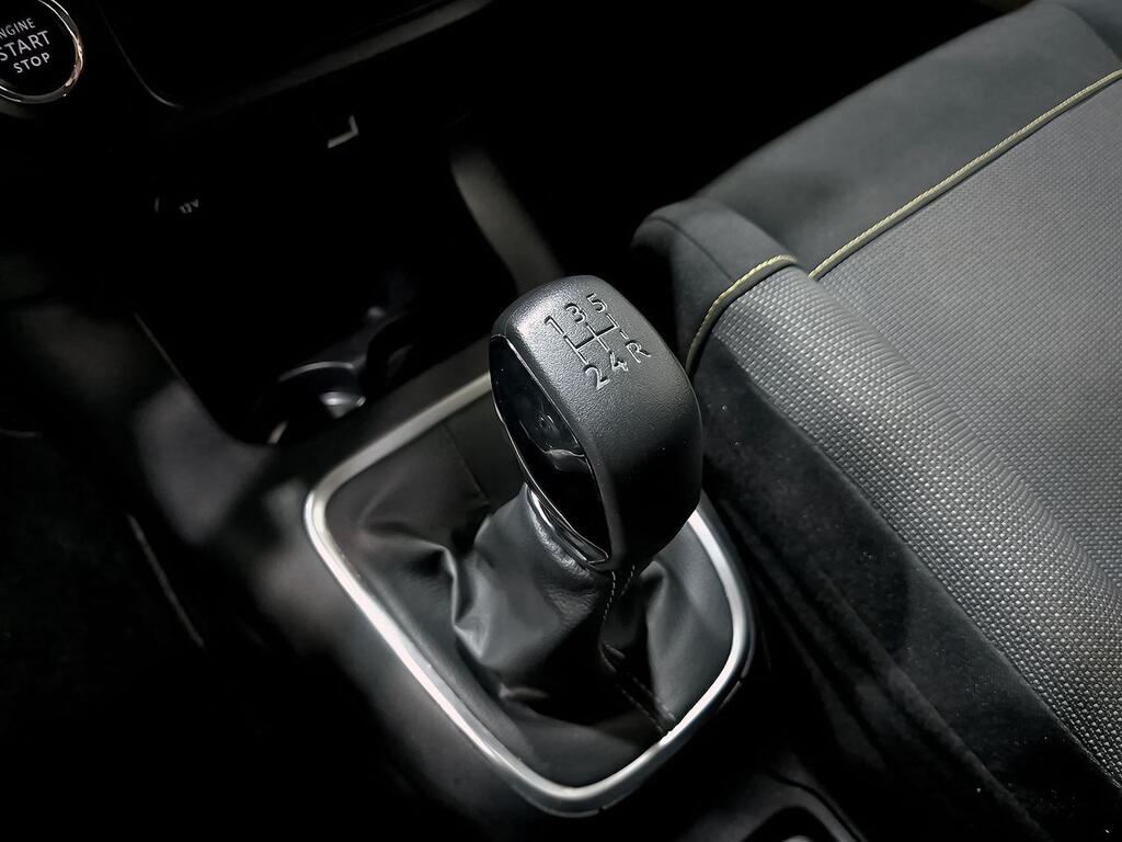 Citroën C3 PureTech 60KW (83CV) Shine 28