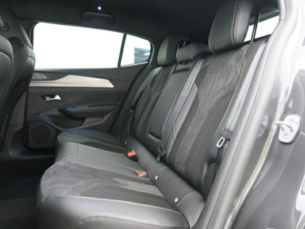 Peugeot 408 408 GT PHEV 225 e-EAT8 18