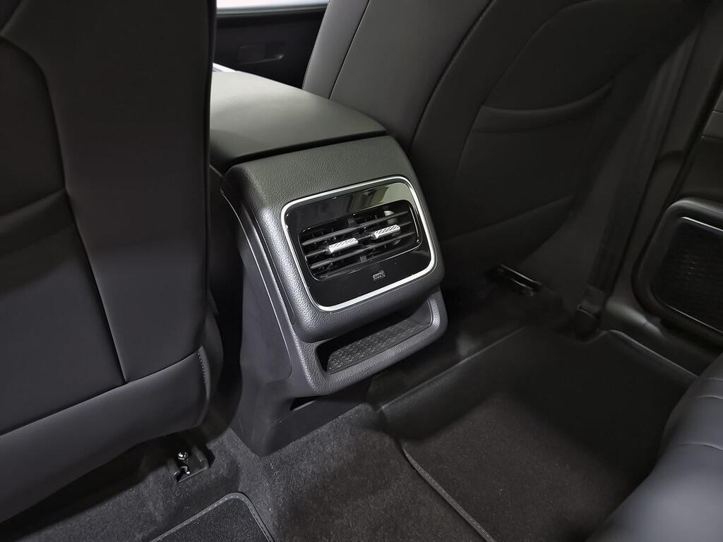 Ebro S700 1.6 TGDI Luxury 7 DCT 37