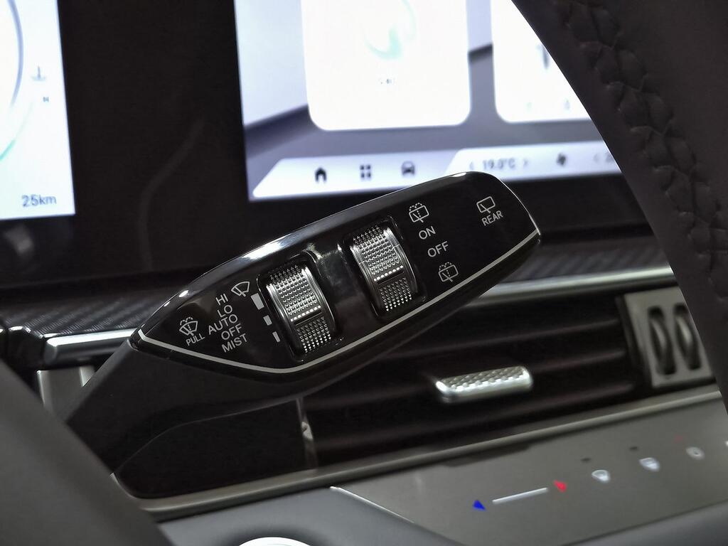 Ebro S700 1.6 TGDI Luxury 7 DCT 17