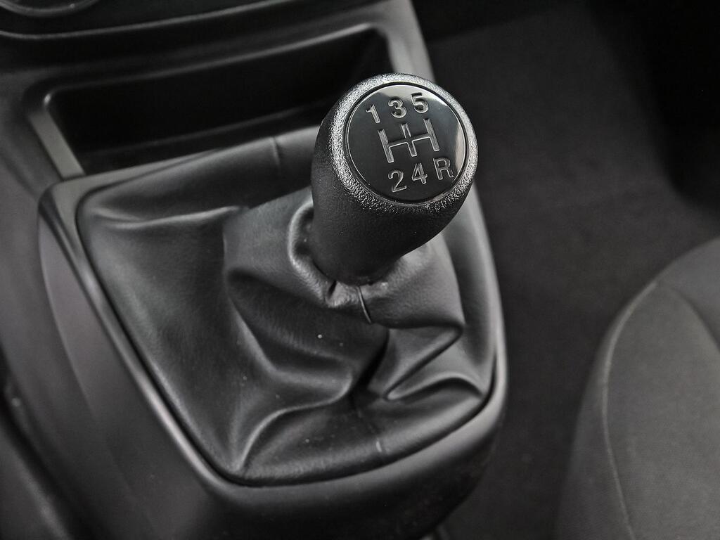 Fiat Fiorino FURGON 1.3 MULTIJET 16V 95 SX 4P 23