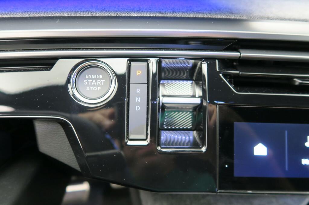 Peugeot 3008 GT Eléctrico 157kW 10