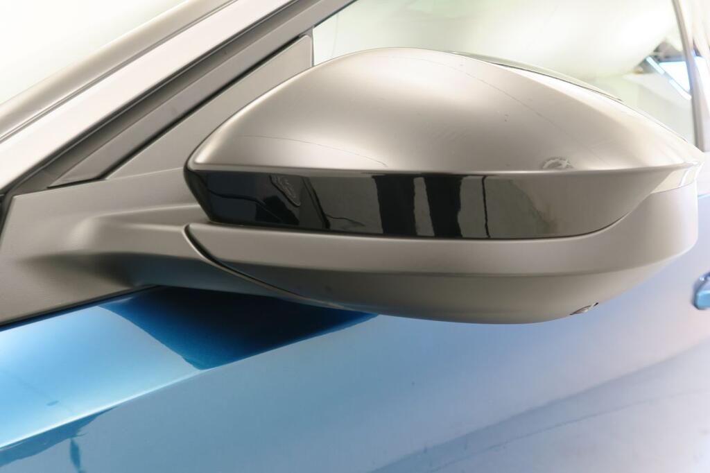 Peugeot 3008 GT Eléctrico 157kW 21