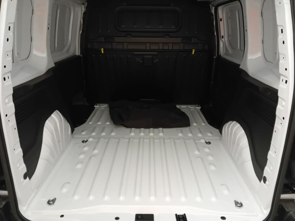 Peugeot Partner E-PARTNER STANDARD 800KG ELECTRICO BEV 100 KW 136CV 4P 14