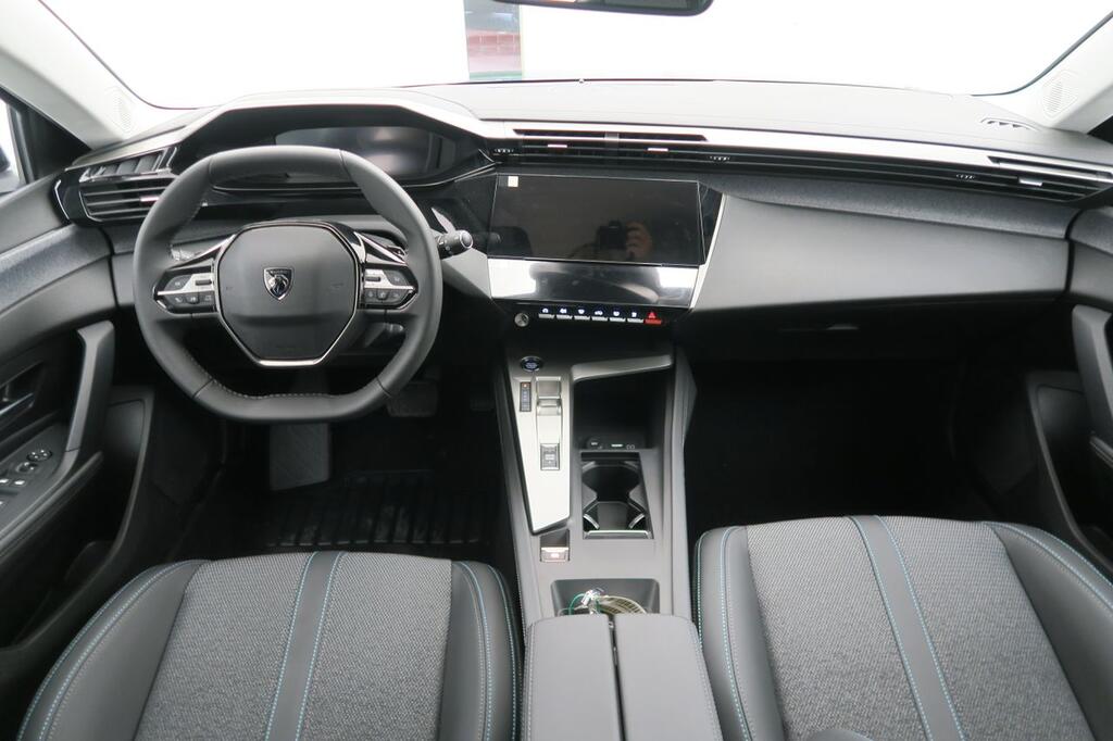 Peugeot 308 5P Allure Hybrid PHEV 180 e-EAT8 12