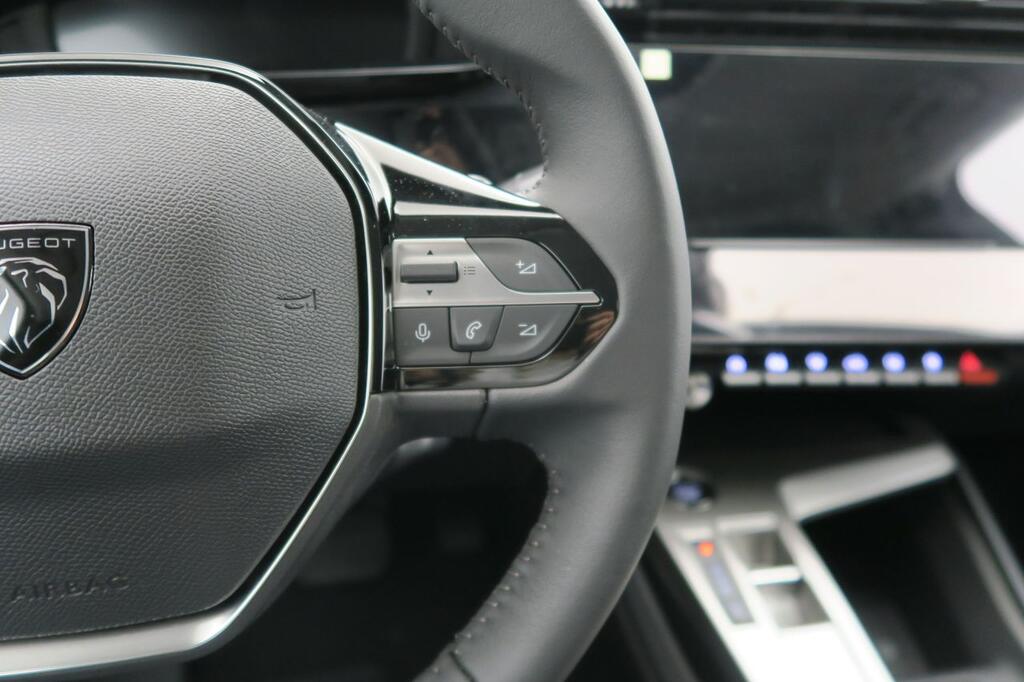 Peugeot 308 5P Allure Hybrid PHEV 180 e-EAT8 11