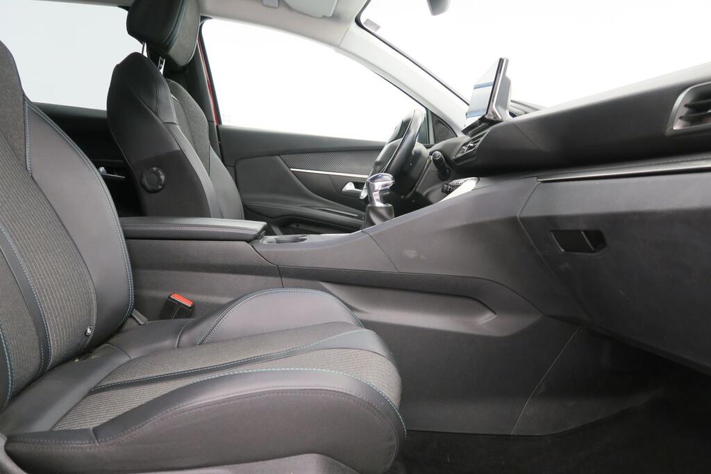 Peugeot 3008 1.2 PureTech 96KW (130CV) S&S Allure 13