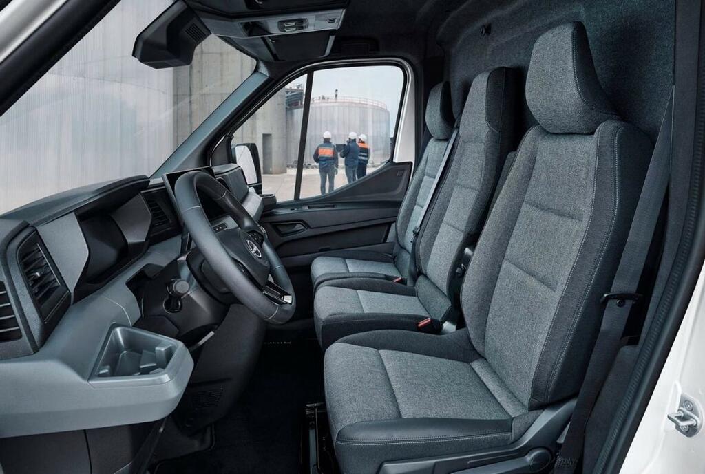 Nissan Interstar 2.0 DCI 96KW ACENTA L3H2 3.5T 4P 6