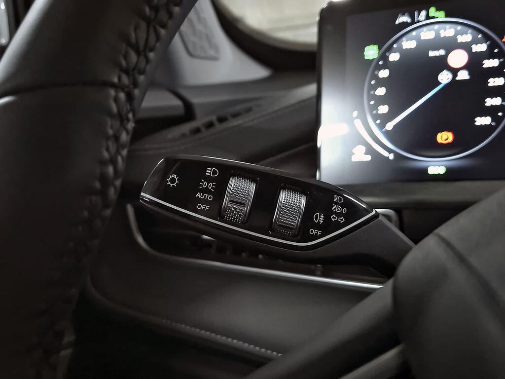 Ebro S400 1.5 DHE HEV Excellence CVT 14