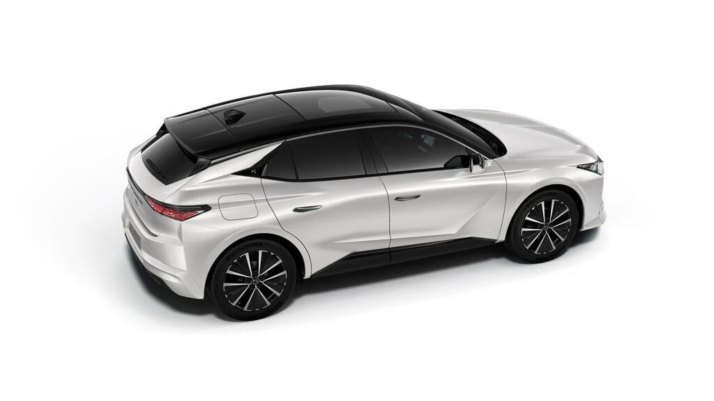 DS Nº4 E-Tense 215 Étoile Alcantara@ 4