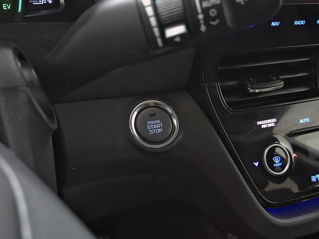 Hyundai IONIQ 1.6 GDI HEV Tecno DCT 17