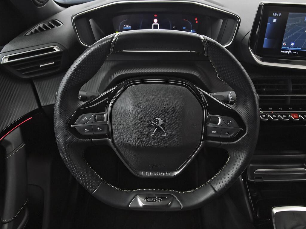 Peugeot 2008 GT Puretech 130 S&S 6 Vel. MAN 17