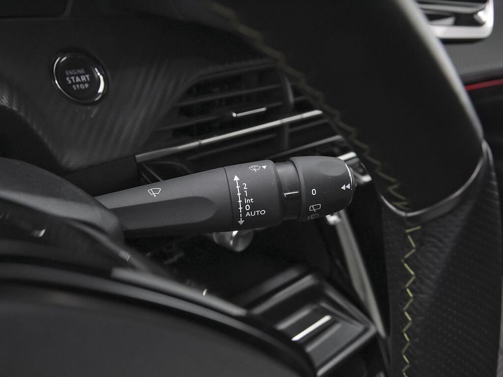 Peugeot 2008 GT Puretech 130 S&S 6 Vel. MAN 14
