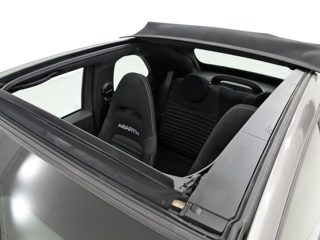 Abarth 500 695C 1.4 16v T-Jet 132kW (180 CV) 28