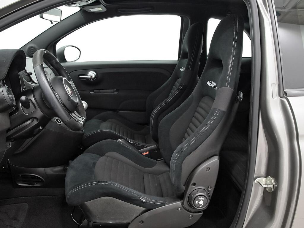 Abarth 500 695C 1.4 16v T-Jet 132kW (180 CV) 8