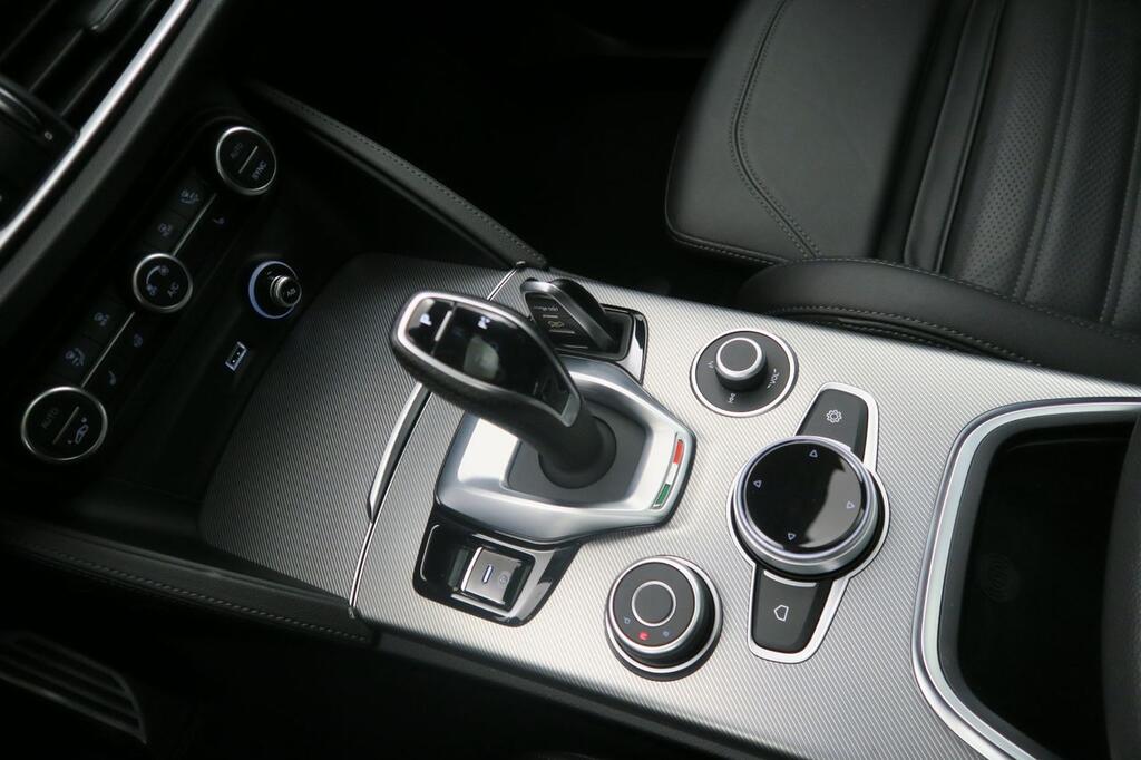 Alfa Romeo Stelvio VELOCE 2.0 280 CV Q4 4WD AUTO 5P 12