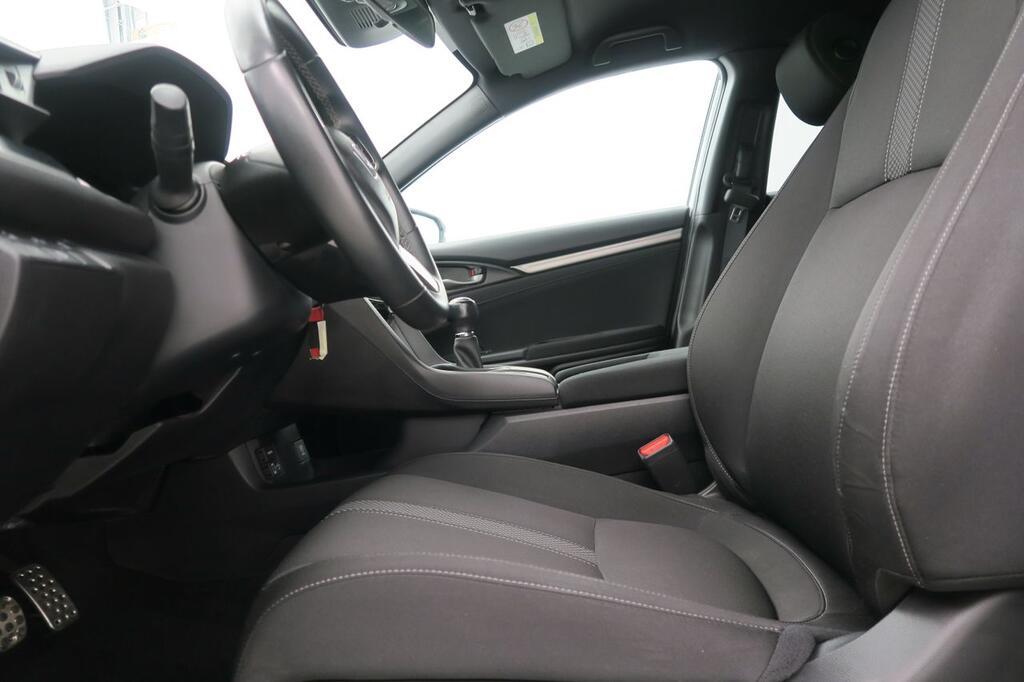 Honda Civic 5P 1.0VTEC TURBO ELEGANCE NAVI 18