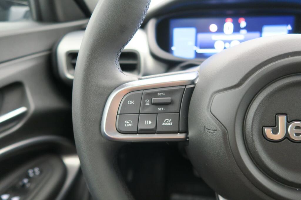 Jeep Avenger ALTITUDE BEV 156 CV 5P 11