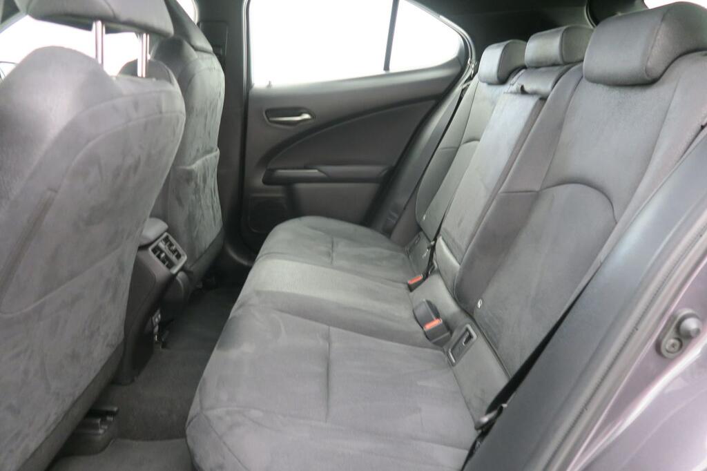 Lexus UX 300H PLUS 2.0 HYBRID 199 CV AUTO 5P 2WD 19