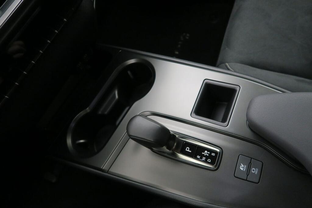 Lexus UX 300H PLUS 2.0 HYBRID 199 CV AUTO 5P 2WD 10