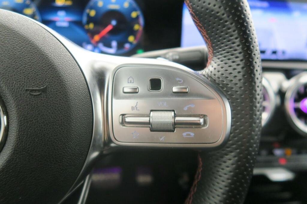 Mercedes CLA 180 SHOOTING BRAKE AMG LINE 1.3 136 CV 5P 12