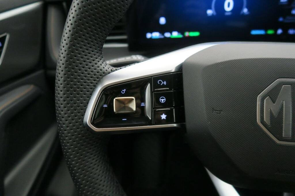 MG HS PHEV LUXURY MY24 12