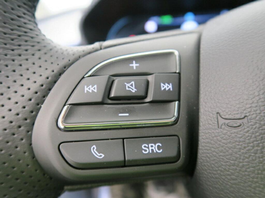 MG MG5 LONG RANGE LUXURY 8