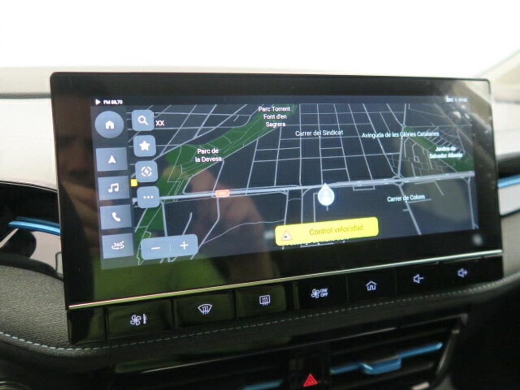 MG MG5 LONG RANGE LUXURY 11