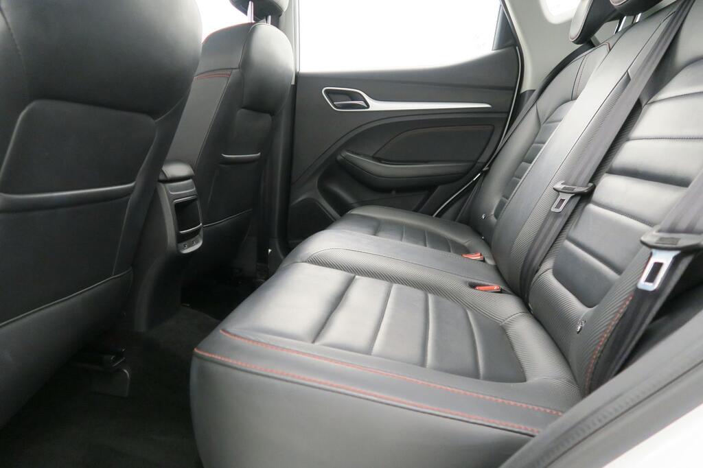 MG ZS LUXURY 1.5 106 CV MAN 5P 17