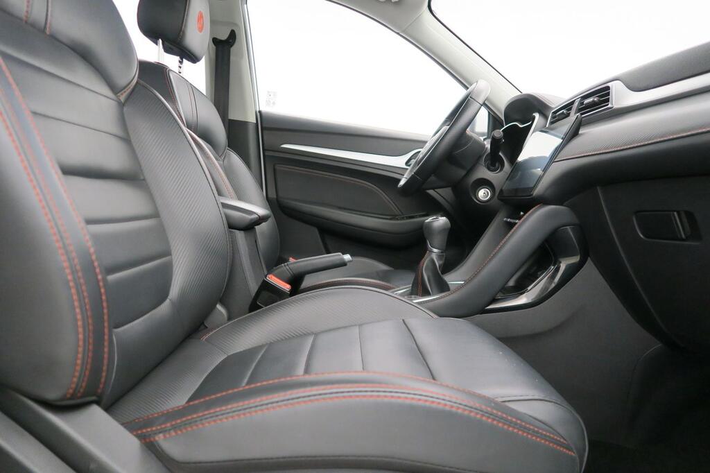 MG ZS LUXURY 1.5 106 CV MAN 5P 15