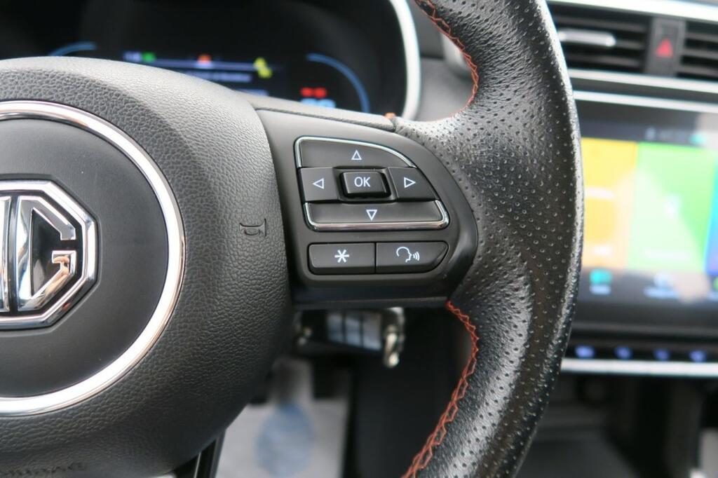 MG ZS LUXURY 1.5 106 CV 5P 12