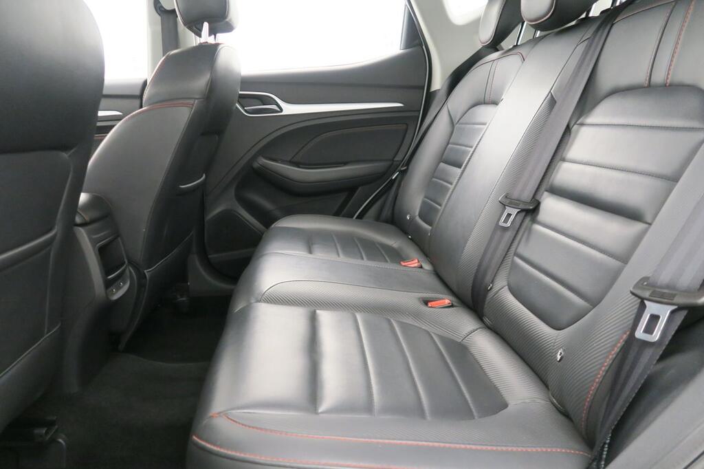 MG ZS LUXURY 1.5 106 CV MAN 5P 17