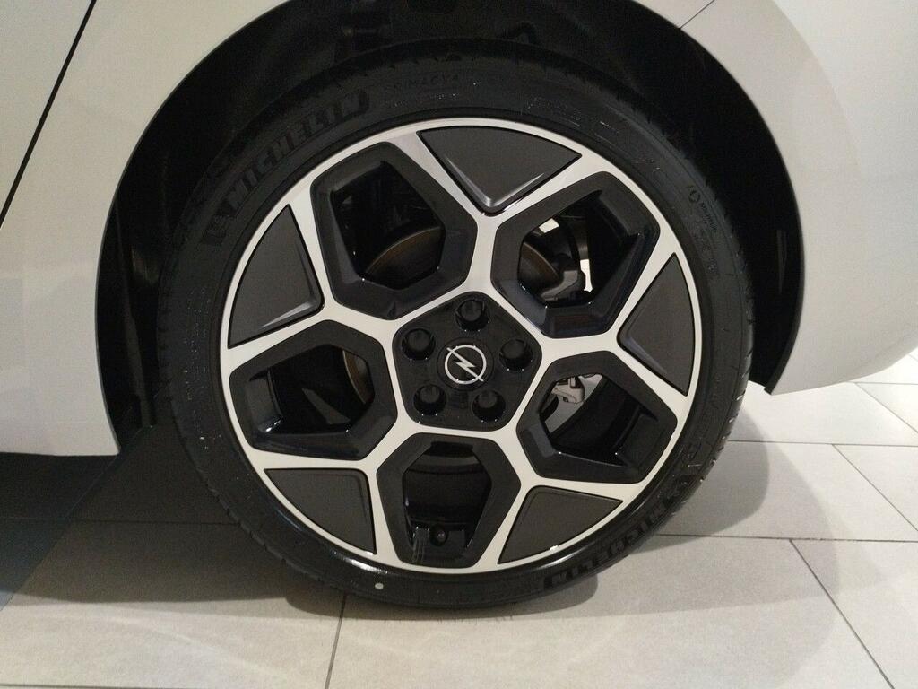 Opel Astra GS 1.2T 130CV MT6 5P 18