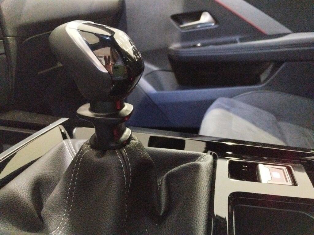 Opel Astra GS 1.2T 130CV MT6 5P 11