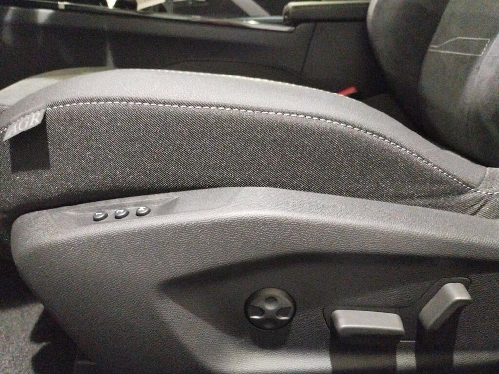 Opel Astra GS 1.2T 130CV MT6 5P 13