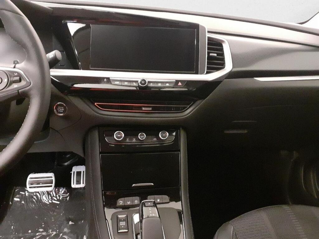 Opel Grandland PHEV GS 225cv AT8 11