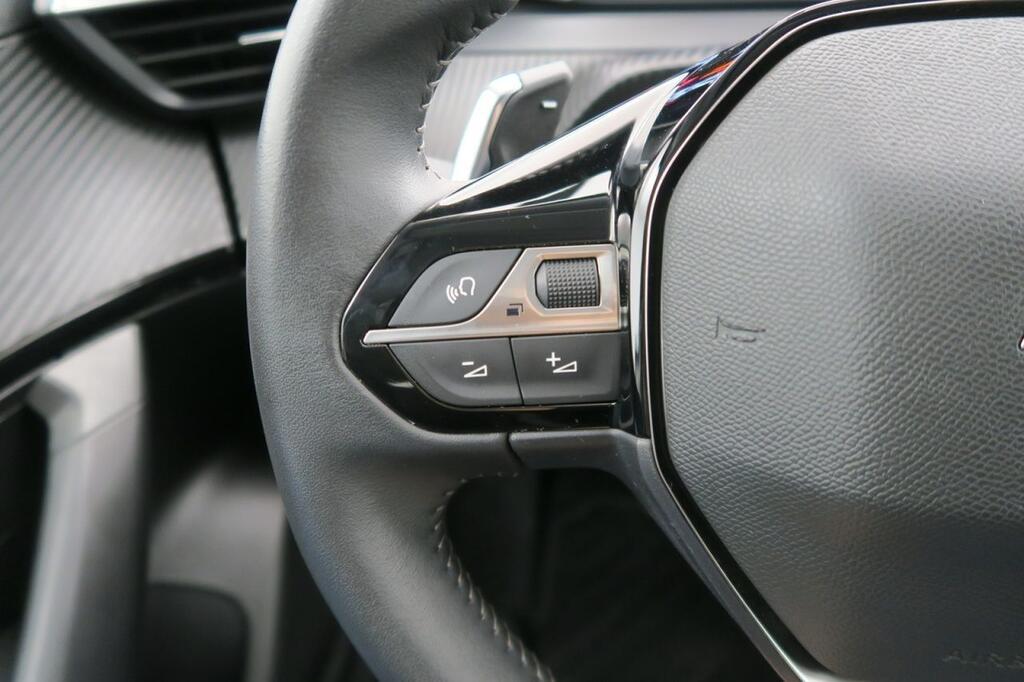 Peugeot 2008 ALLURE PACK 1.5 BLUEHDI 130 CV AUTO S&S 5P 10