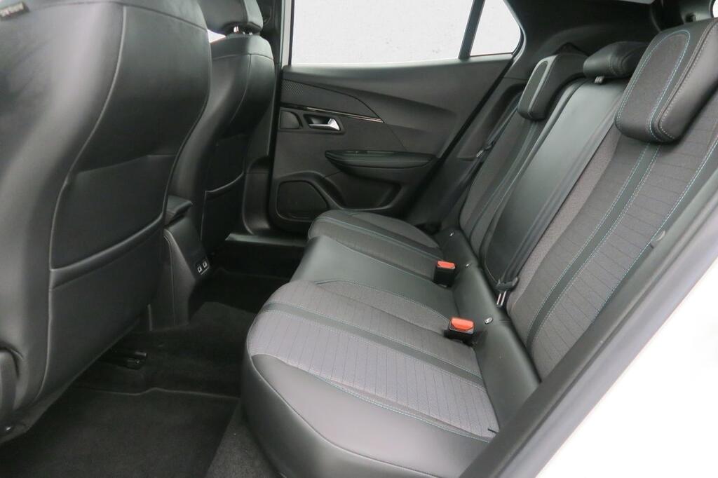 Peugeot 2008 ALLURE PACK 1.5 BLUEHDI 130 CV AUTO S&S 5P 18