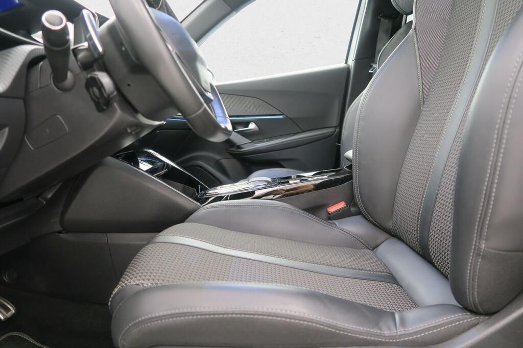 Peugeot 2008 GT 1.2 PURETECH 130CV AUTO 17