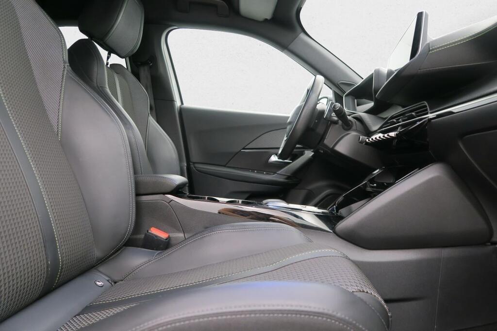 Peugeot 2008 GT 1.2 PURETECH 130CV AUTO 16